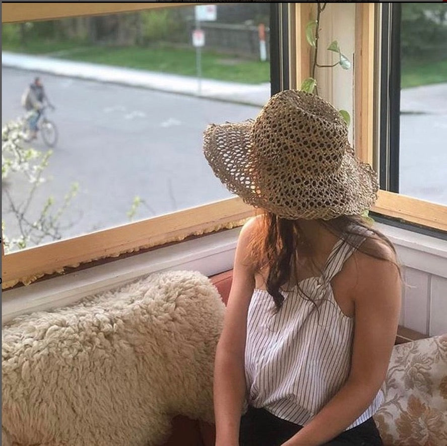 Straw sun hat with chin straps - Tomoko Tahara millinery works